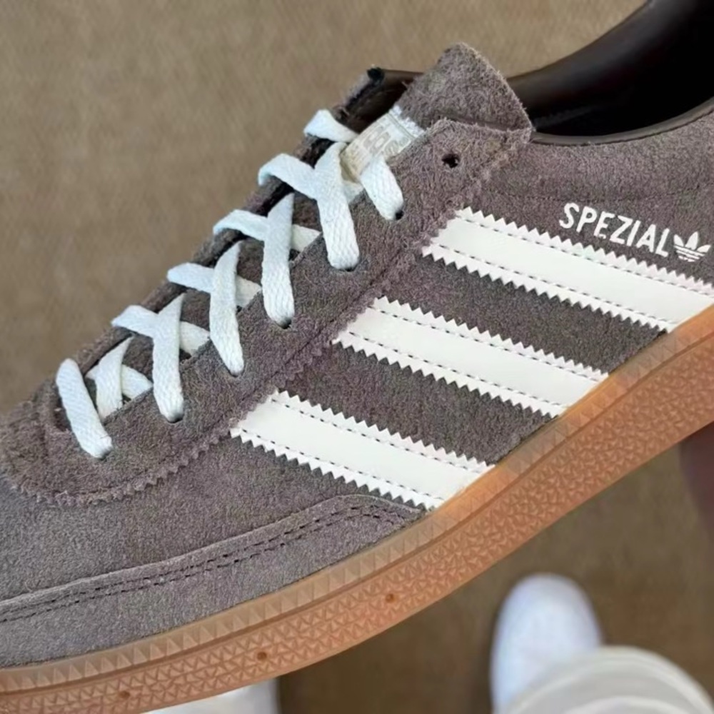Adidas Spezial Sneakers – Brown Suede / Gum Sole (Women’s Size 9) - Picture 3 of 8
